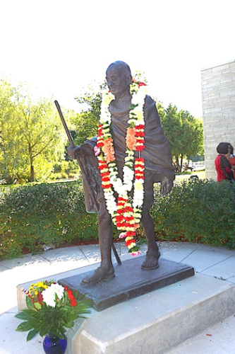 04 Gandhi statue with garlands